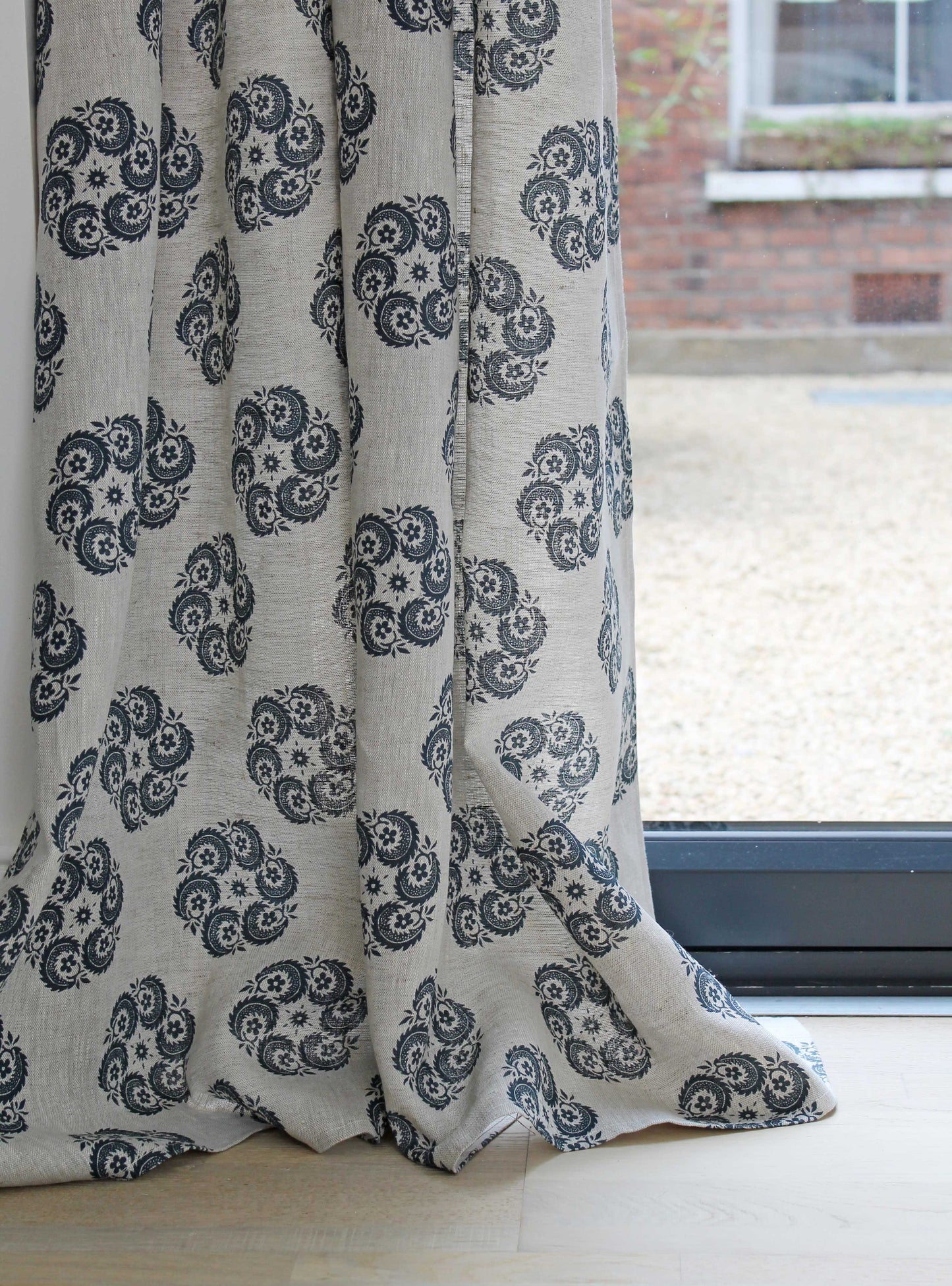 Bedoin Blue - Natural Linen Swatch