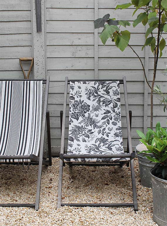 Floraison Soot Deckchair Image 1