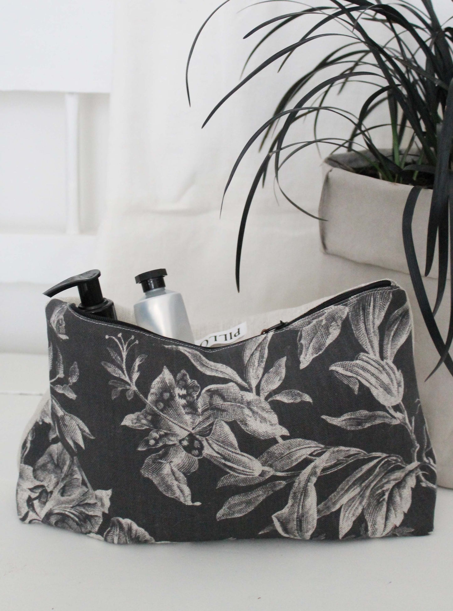 Floraison Shadow Large Washbag