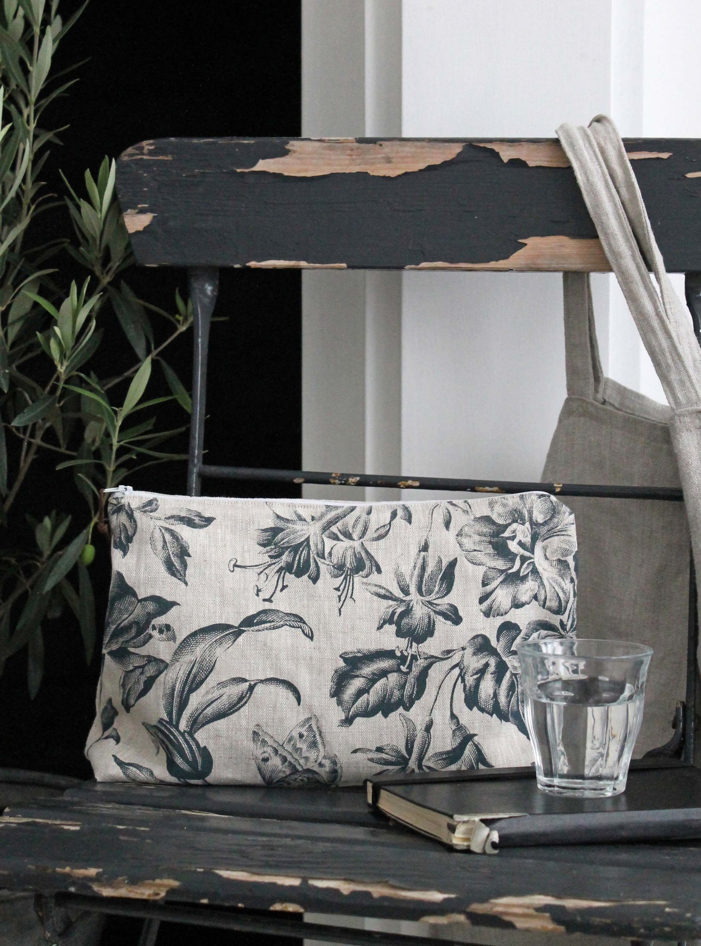 Floraison Prussian Blue Large Washbag