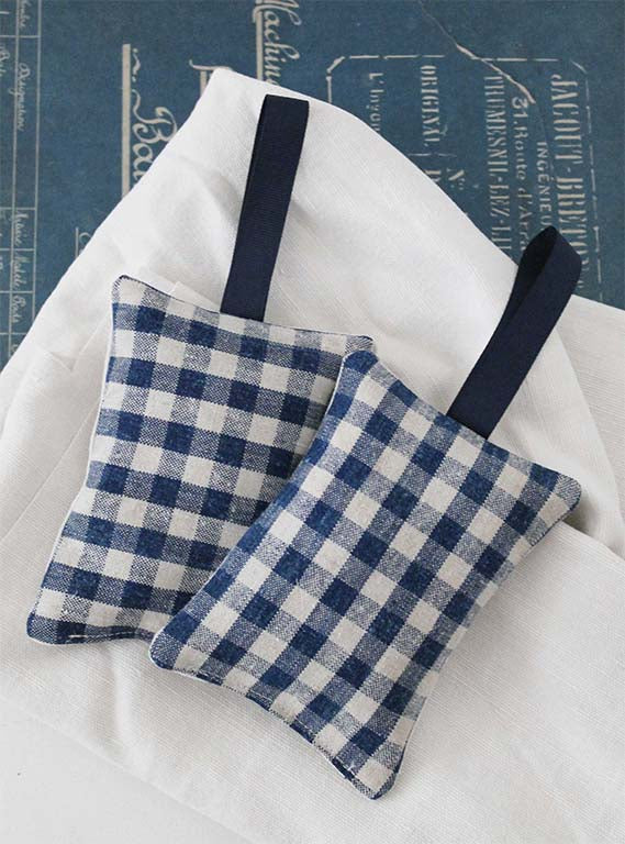 Vintage Blue Mini Check Lavender Pad