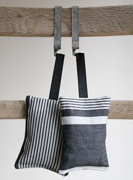 Vintage Mono Stripe Lavender Pad Image 3