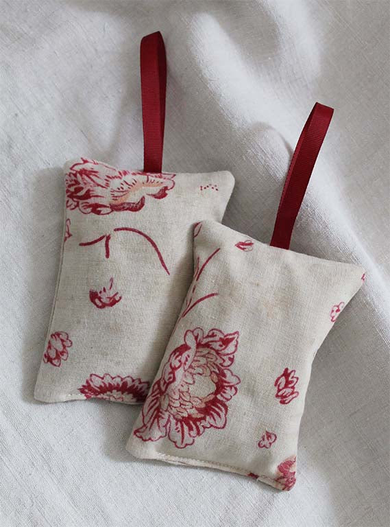Vintage Pink Faded Floral Lavender Pad